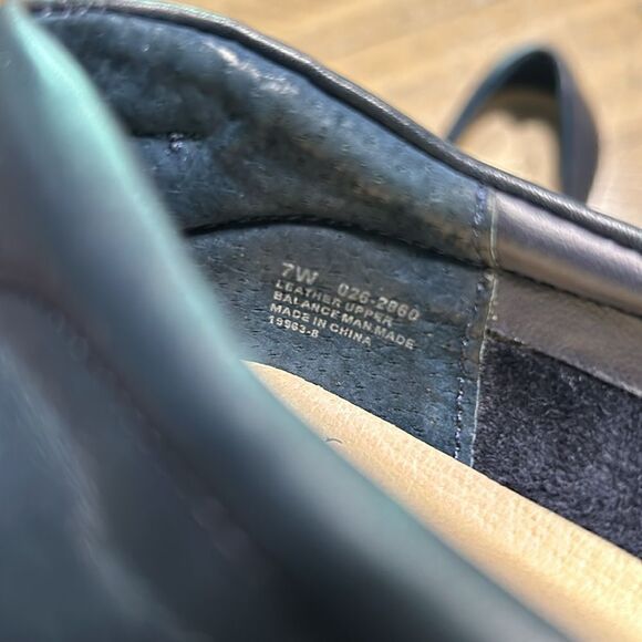 Strictly Comfort Leather navy blue loafer shoes size 7 wide - Picture 4 of 8